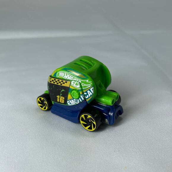 Hot Wheels Emoticar DTX20 2016 Green Car 1:64 Diecast Used Special Features - Picture 6 of 7